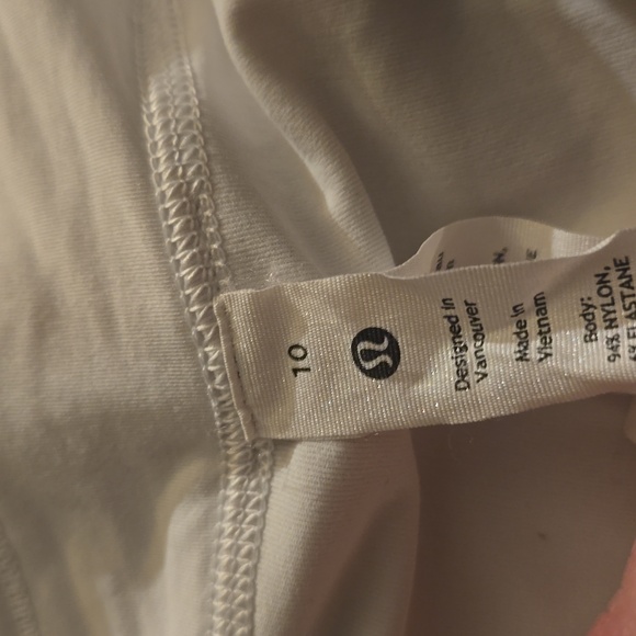 Lululemon - Picture 2 of 2